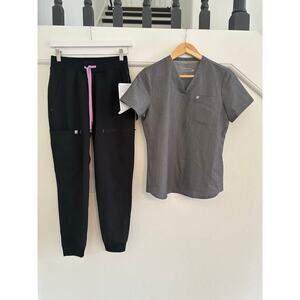 NWOT Fabletics Womens XS Short On Call Scrub Joggers Black & XS Gray Top READ